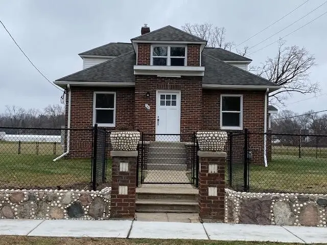 745 Upton, Springfield, MI 49037 - #2