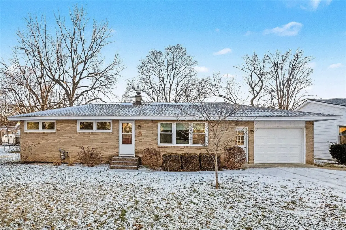 221 S Park, Zeeland, MI 49464 - #1