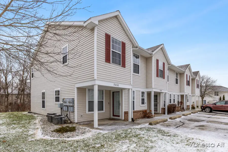 7030 Cannon Place #27, Rockford, MI 49341 - Image #2