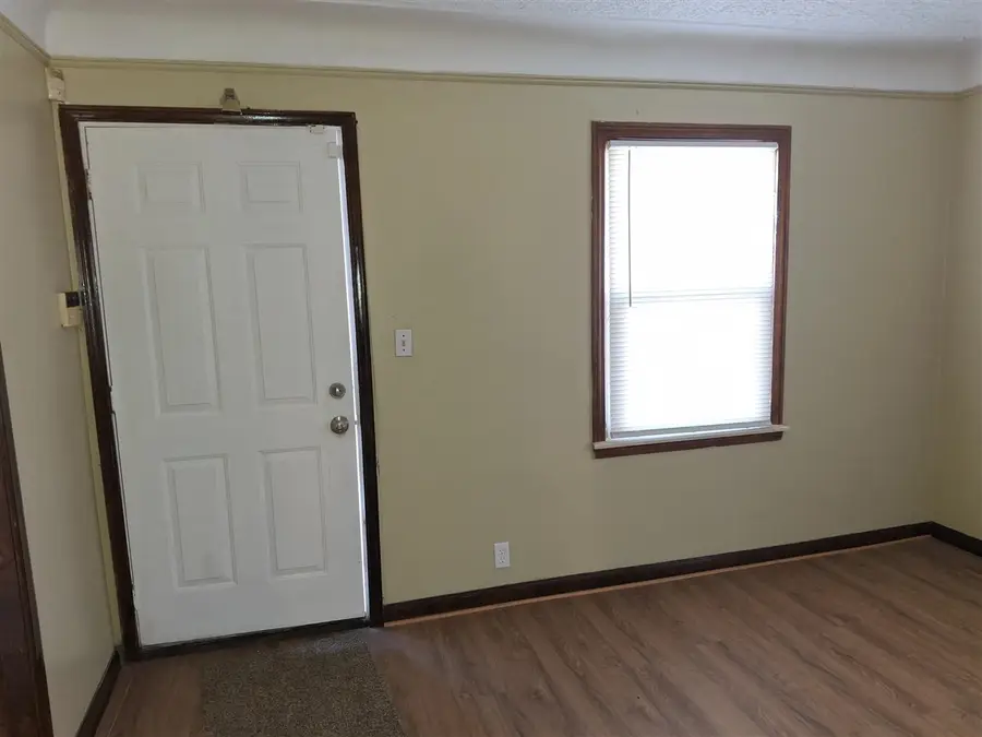 8845 University, Detroit, MI 48224 - #3