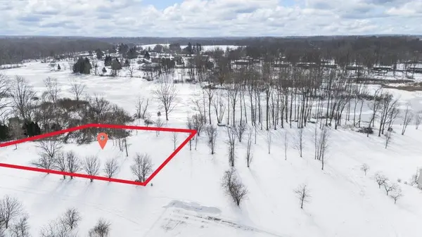 2686 W Lakeland, Berrien Springs, MI 49103