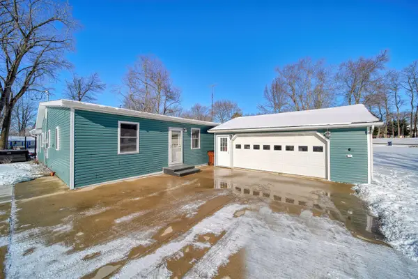 10902 Devils Lake, Addison, MI 49220