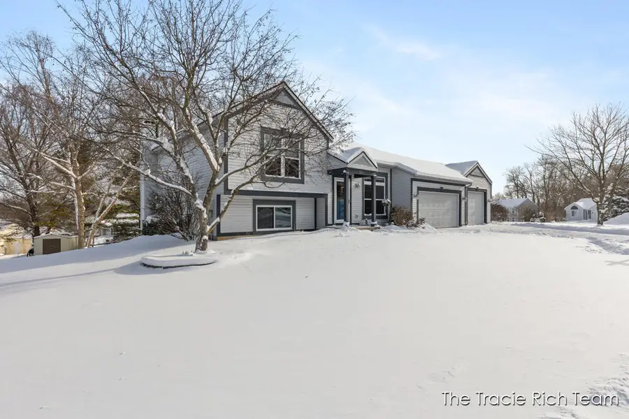 831 Scott Woods, Comstock Park, MI 49321 - Image #3