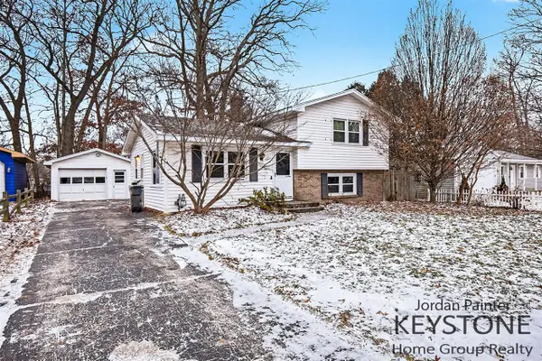 1510 Southlawn, Wyoming, MI 49509