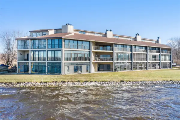 1198 S Lake #101, Whitehall, MI 49461