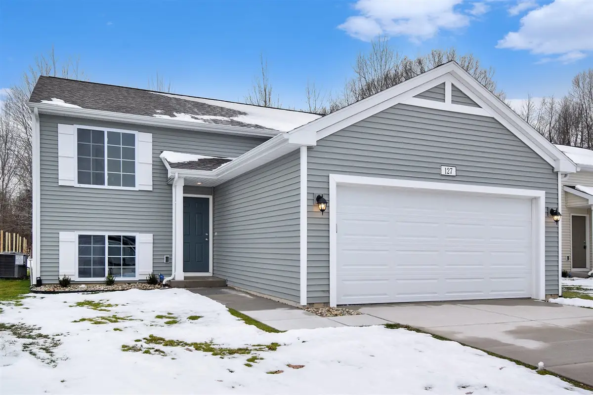 2239 Kingston Farm, Ionia, MI 48846 - #1