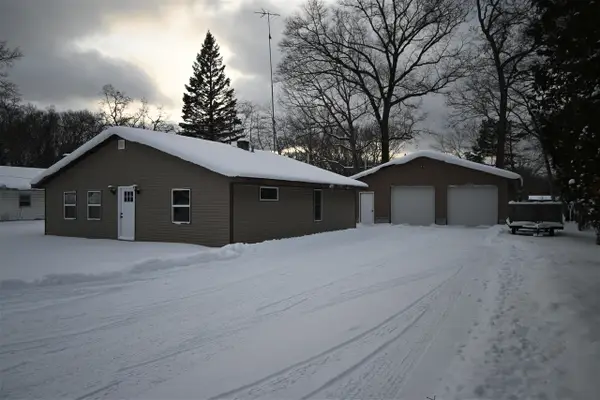 2087 Whitehall, Muskegon, MI 49445