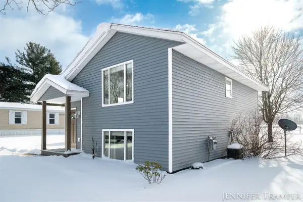 230 W Oak, Sand Lake, MI 49343