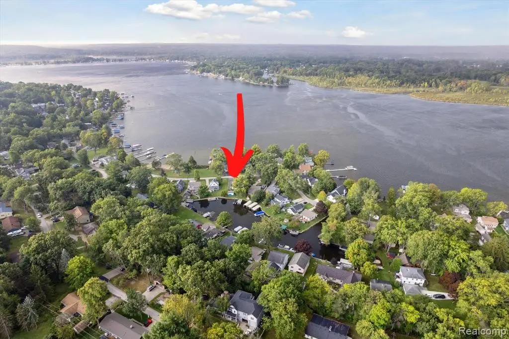 11637 Algonquin, Pinckney, MI 48169 - #1