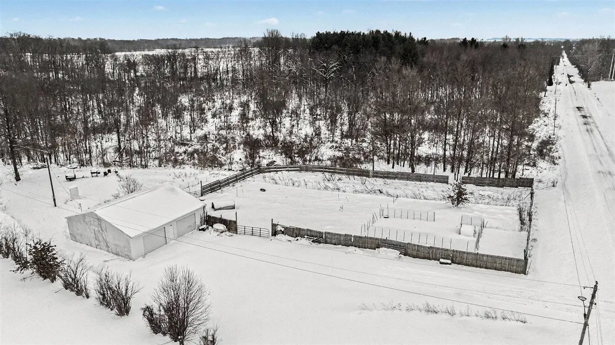 51133 Creglow, Marcellus, MI 49067 - #1