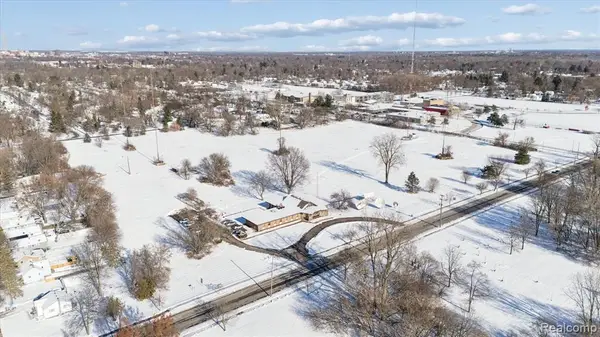 600 W Cavanaugh, Lansing, MI 48910