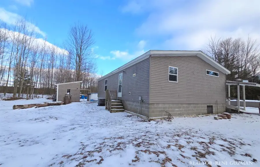 2815 E Monroe, White Cloud, MI 49349 - Image #3