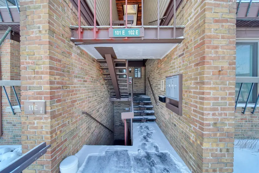 710 Lakeshire #201E, Adrian, MI 49221 - #2