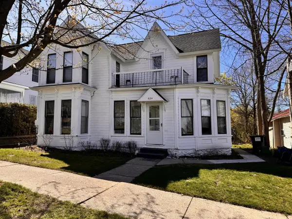 624 Michigan, Petoskey, MI 49770