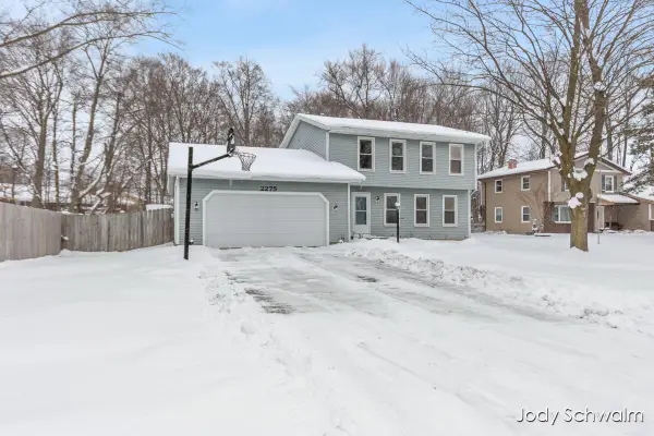 2275 Embro, Grand Rapids, MI 49508