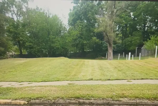 910 W Grove, Greenville, MI 48838