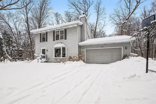 46574 33rd, Paw Paw, MI 49079