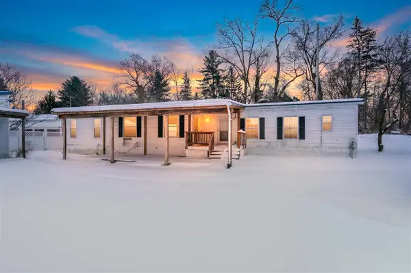 152 Coats Grove, Hastings, MI 49058