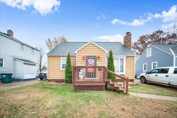 2690 Pinehurst, Norton Shores, MI 49441