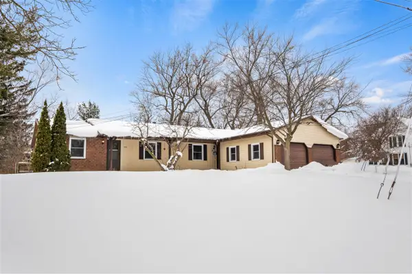 1951 Ridgewood, Grand Rapids, MI 49506