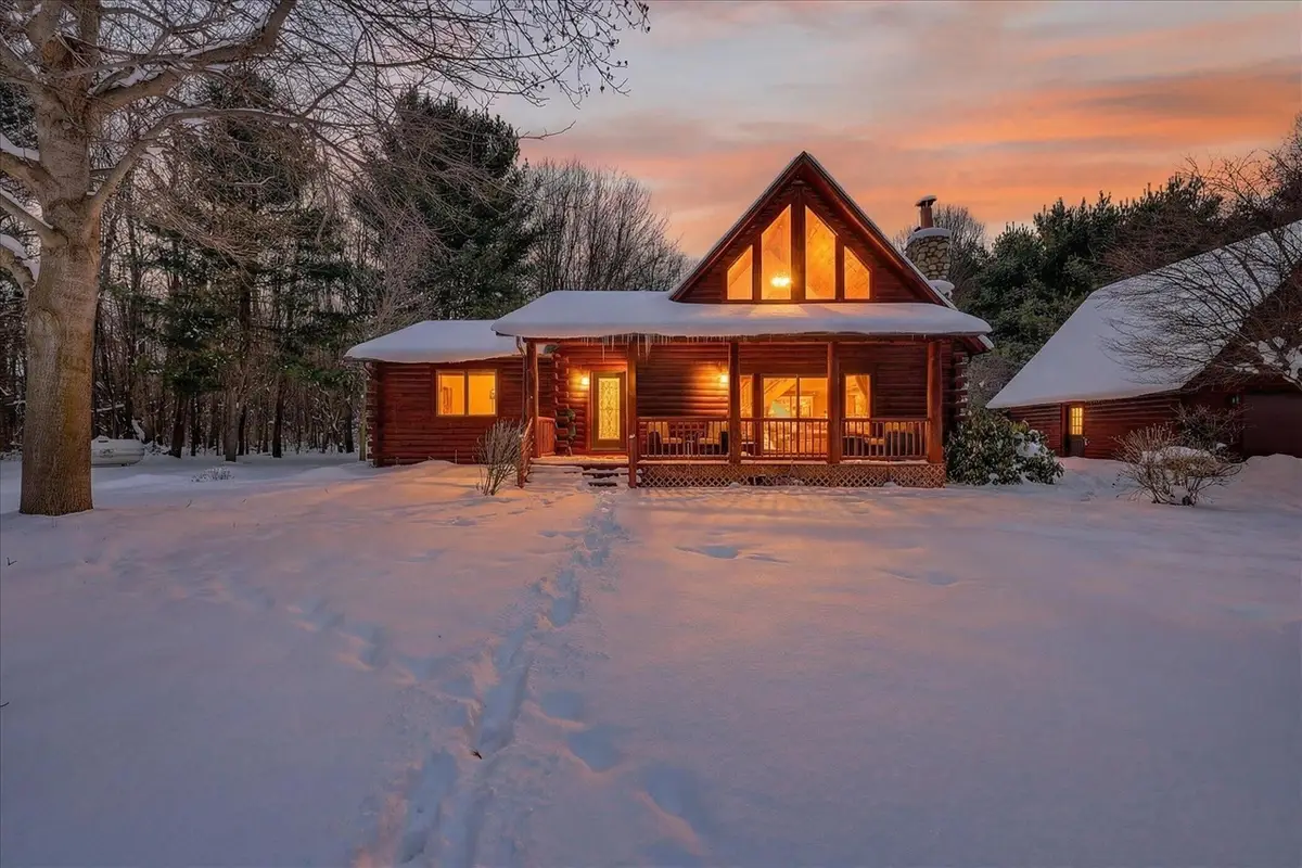 724 Spruce Hollow, Middleville, MI 49333 - #1