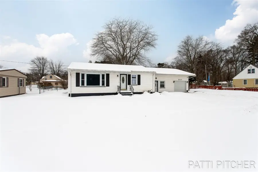 2117 Columbus, Norton Shores, MI 49441 - #2