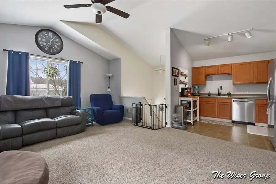 1207 Cedarwood, Greenville, MI 48838 - #3