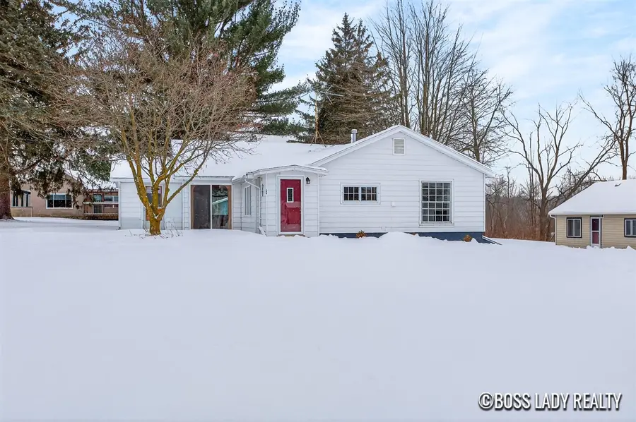 204 S Grove, Stanton, MI 48888 - #2