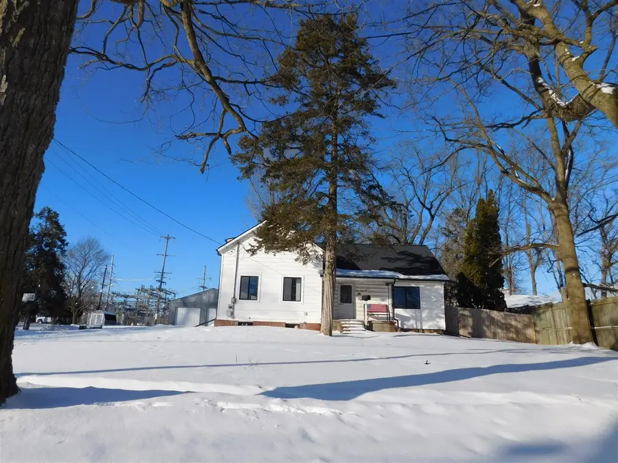 462 W Main, Grand Ledge, MI 48837 - #2