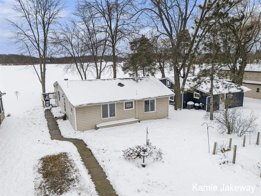 152 W Holland Lake, Sheridan, MI 48884 - #3