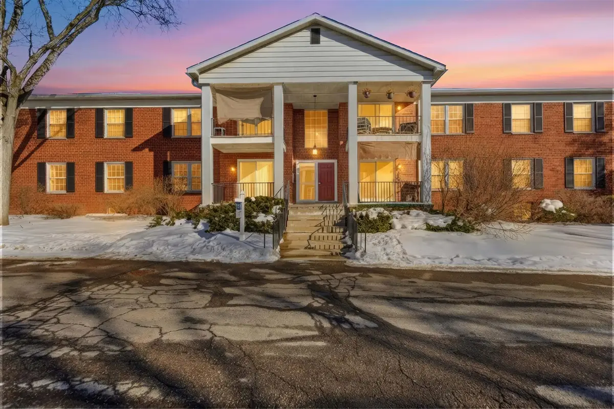 27636 E Echo #136, Farmington Hills, MI 48334 - #1