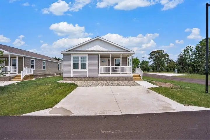 1283 E Ellis #13, Norton Shores, MI 49441 - #1