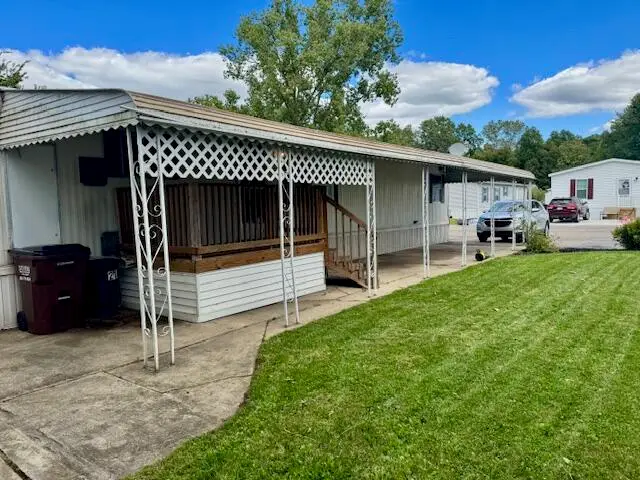 210 Sugarbush, Van Buren Township, MI 48111 - #2