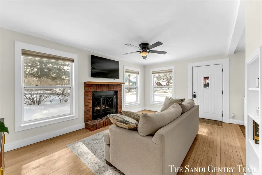 224 S Griffin, Grand Haven, MI 49417 - Image #3
