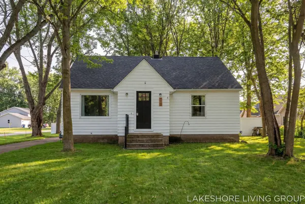 112 E 40th, Holland, MI 49423