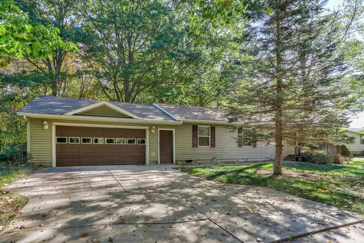 608 Kentucky, South Haven, MI 49090 - #1