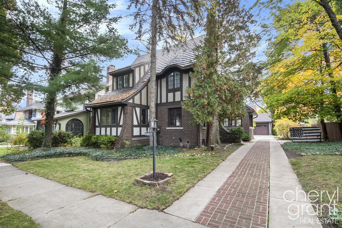 618 Laurel, Grand Rapids, MI 49506 - #1