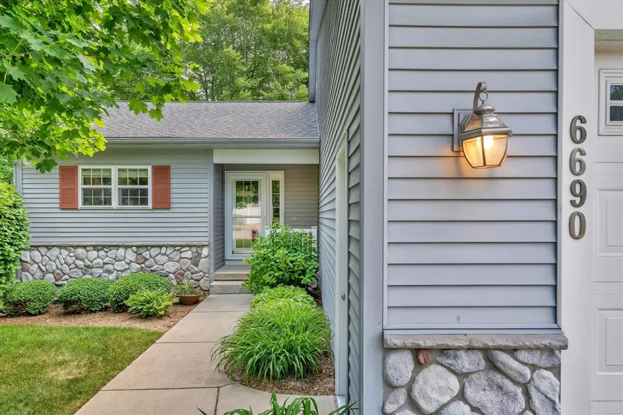 6690 Green Valley, Caledonia, MI 49316 - #2