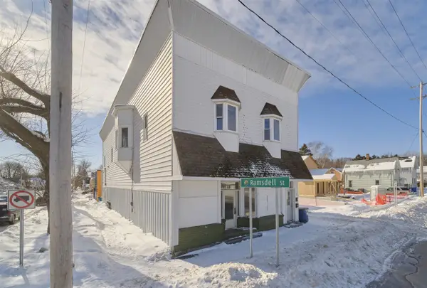 221 5th, Manistee, MI 49660