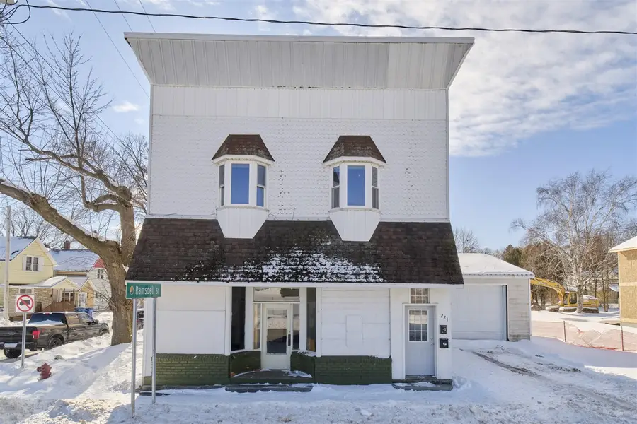 221 5th, Manistee, MI 49660 - #2