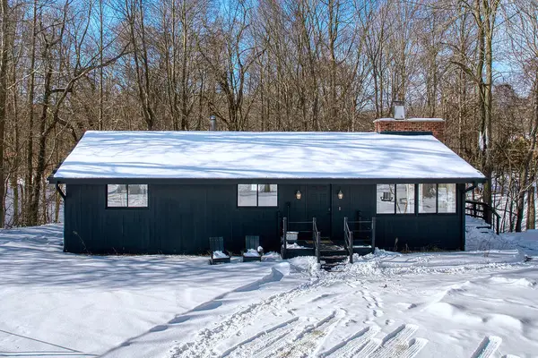 988 Blue Star, South Haven, MI 49090