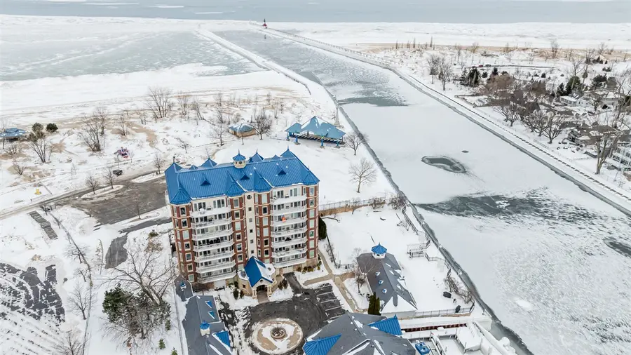 200 Lake #3B, Saint Joseph, MI 49085 - #2