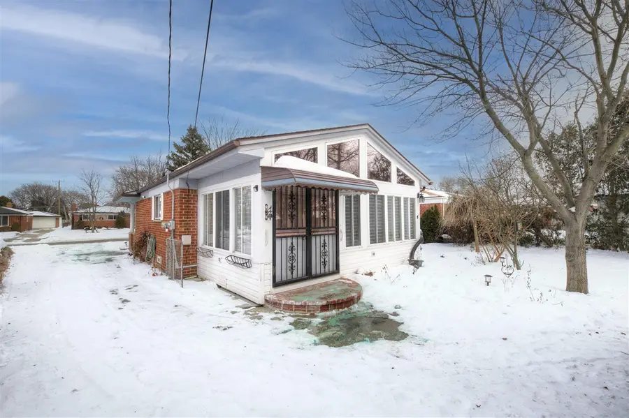 34617 Greentrees, Sterling Heights, MI 48312 - #2