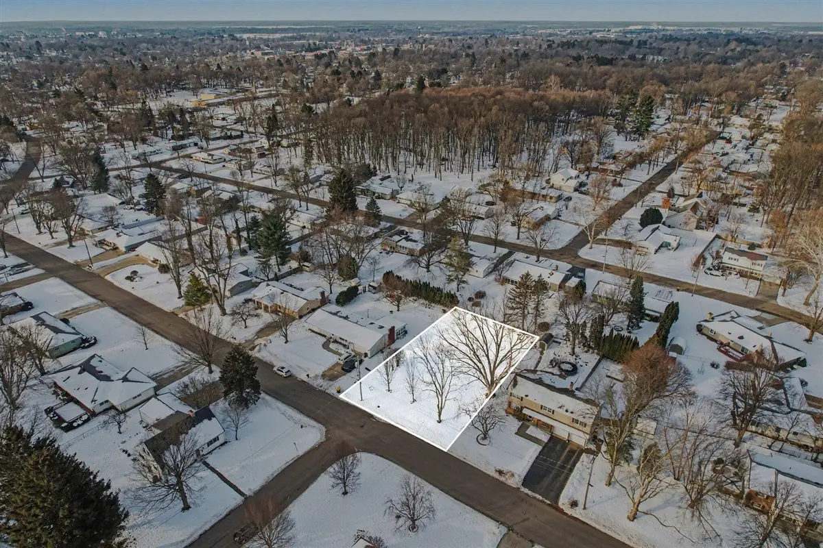 555 East, Marshall, MI 49068 - #1