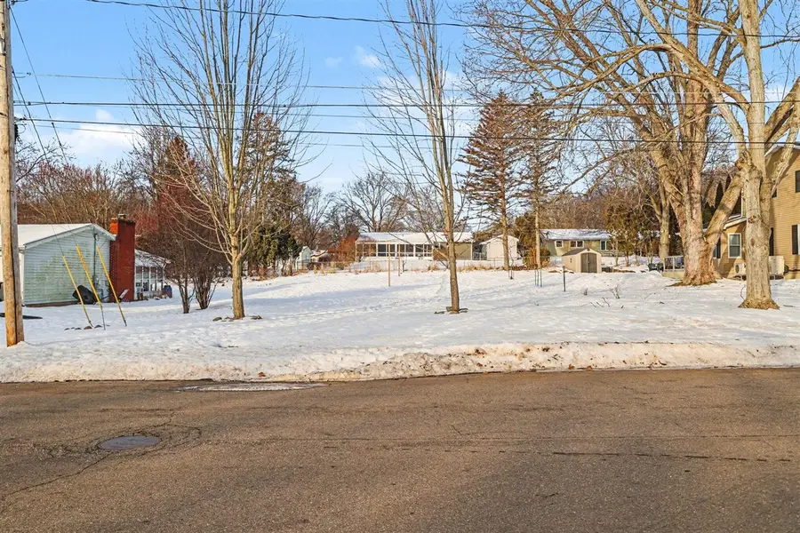 555 East, Marshall, MI 49068 - #3