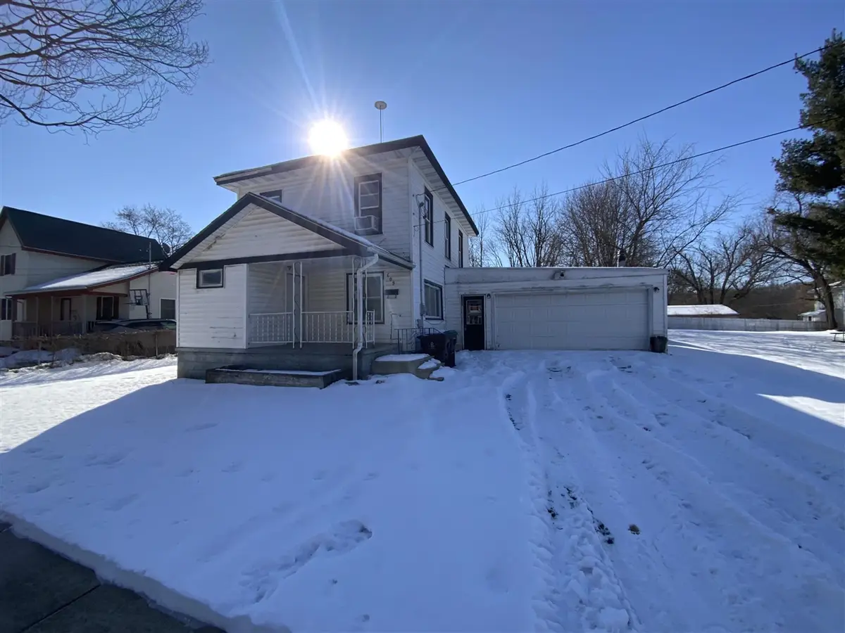 609 W Center, Albion, MI 49224 - #1