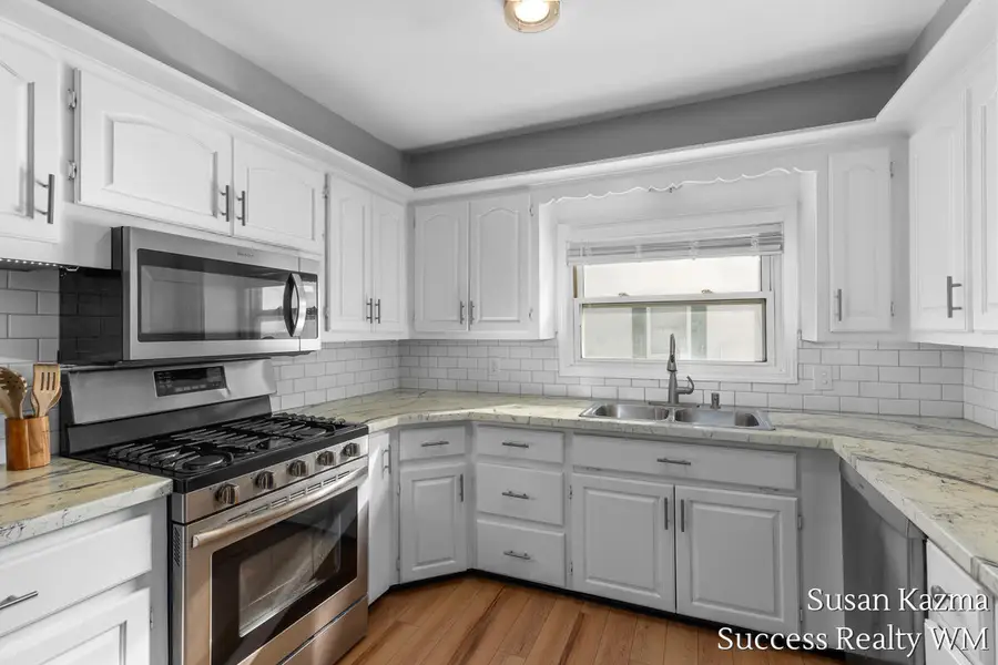 3644 Auburn, Grand Rapids, MI 49525 - #3