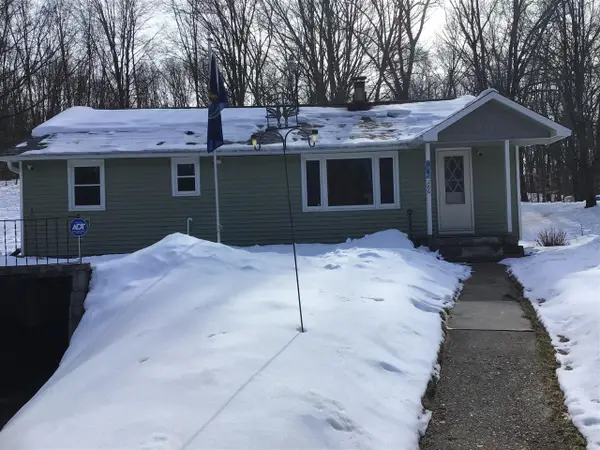 286 108th, Plainwell, MI 49080