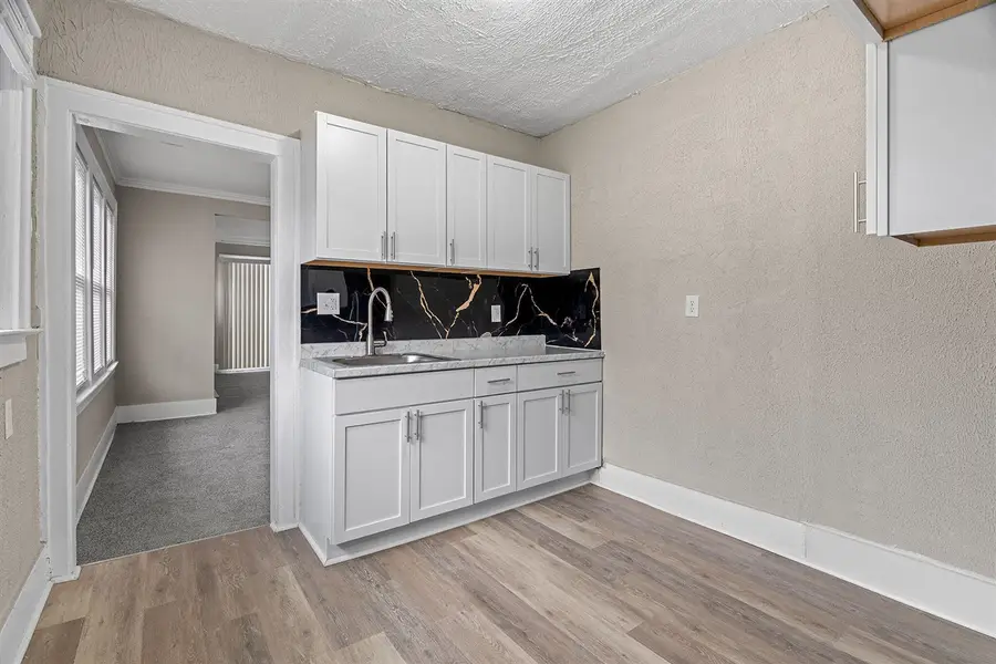 1975 Taylor, Detroit, MI 48206 - #2