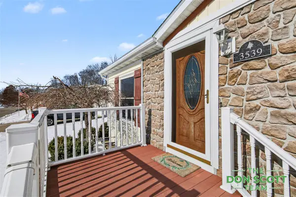 3539 Cloverfield, Cedar Springs, MI 49319